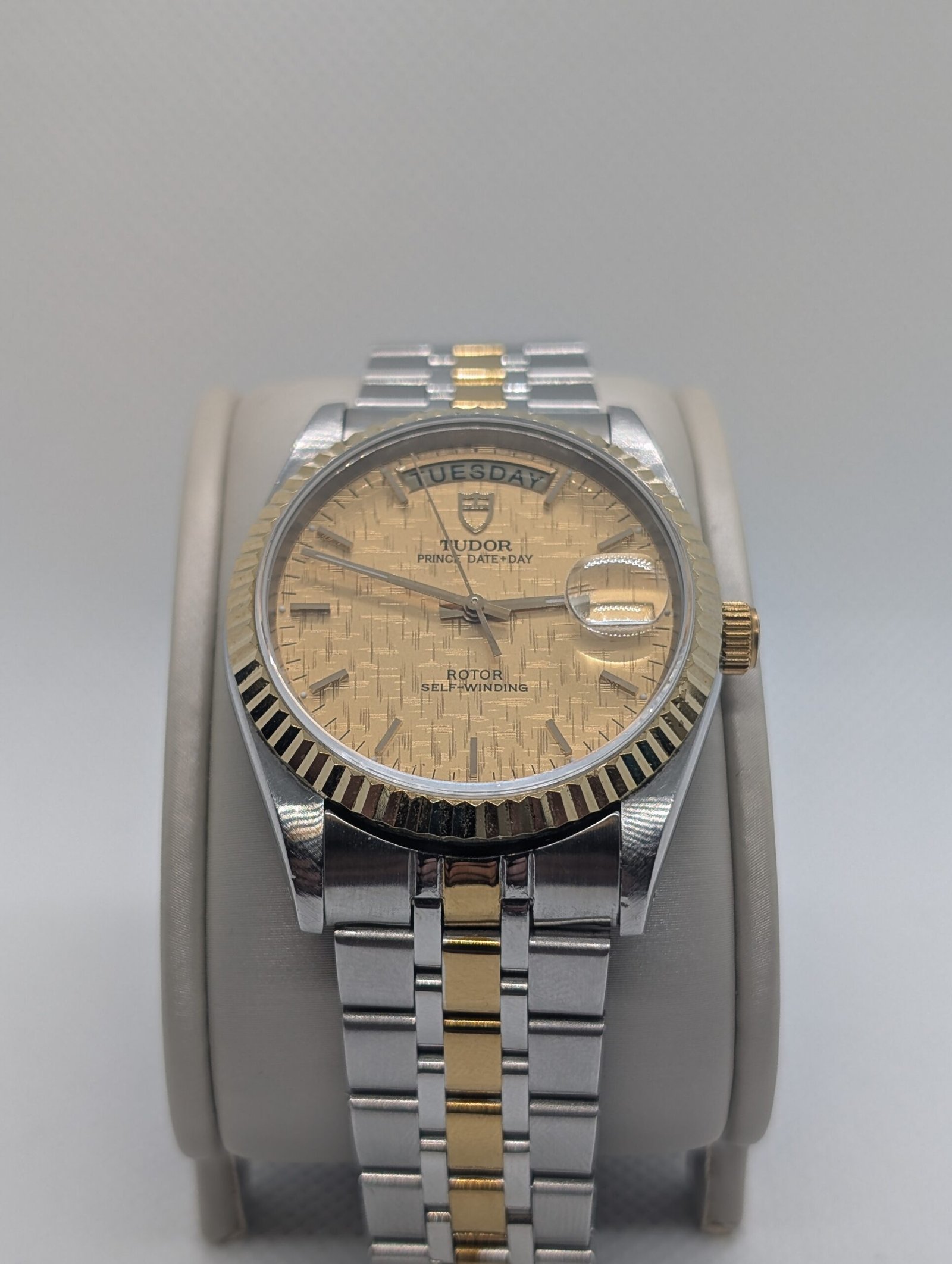 Vintage Tudor Date-Day - Image 2